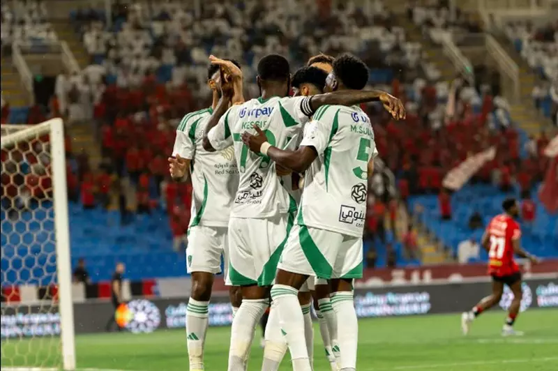 الأهلي يحقق الفوز على الرياض ويختتم الدوري السعودي بالمركز الخامس بعد مشوار بطل آسيا