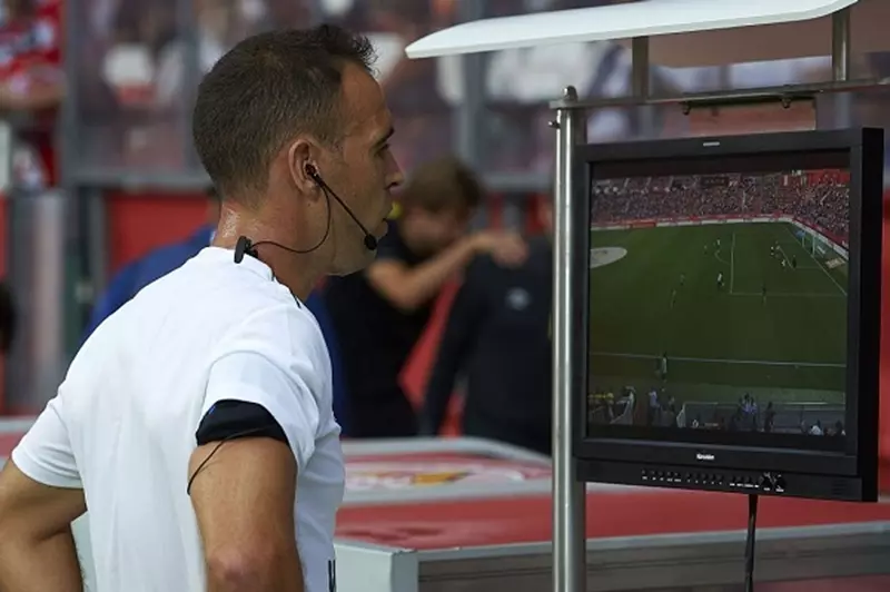 الدوري الألماني: الكشف عن قرارات تقنية الـ 'VAR' للجماهير اعتبارًا من الموسم المقبل