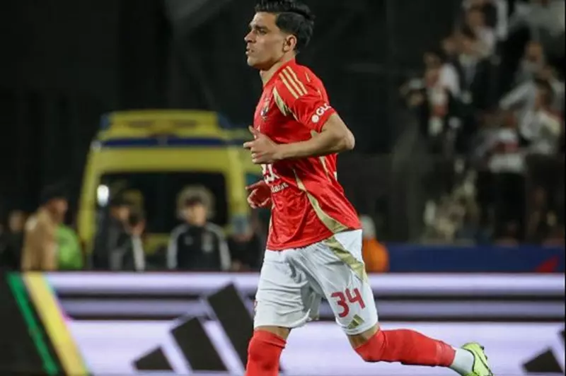 بنشرقي يعبّر عن فخره بتحقيق بطولة الدوري مع الأهلي ويعتذر للجماهير عن إخفاق دوري الأبطال