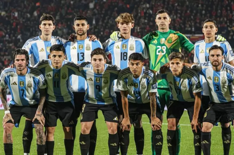 بمشاركة ميسي وموهبة ماستانتونو، الأرجنتين تحقق انتصاراً مهماً على تشيلي في تصفيات كأس العالم