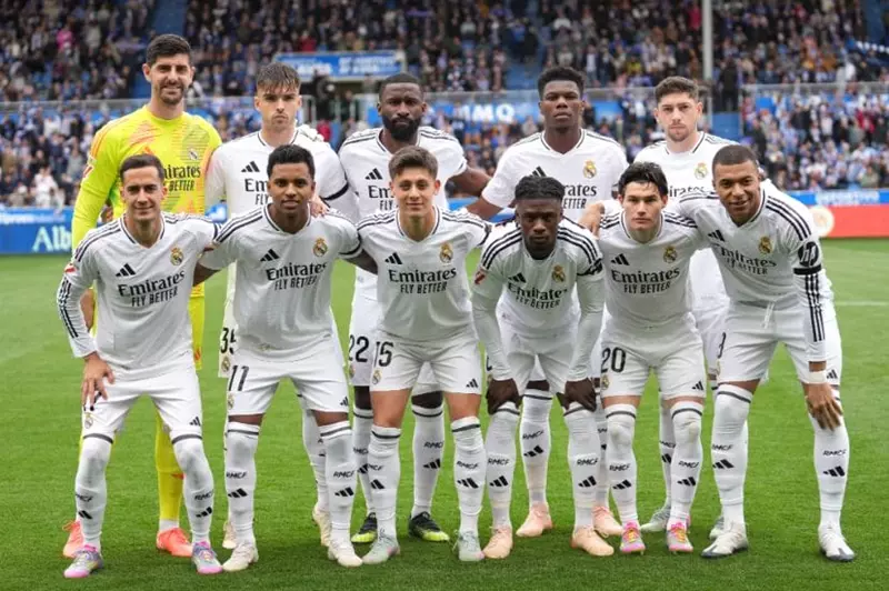 ريال مدريد يستعد لتوديع أحد نجومه: كشف عن اسمين مرشحين للبيع