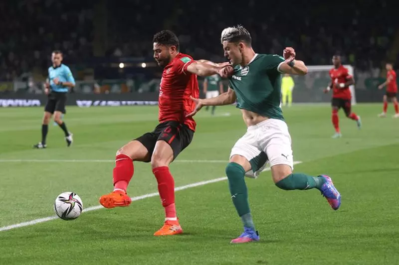 لاعب بالميراس: الأهلي نادٍ عريق، والمنافسة بين أندية المونديال متقاربة